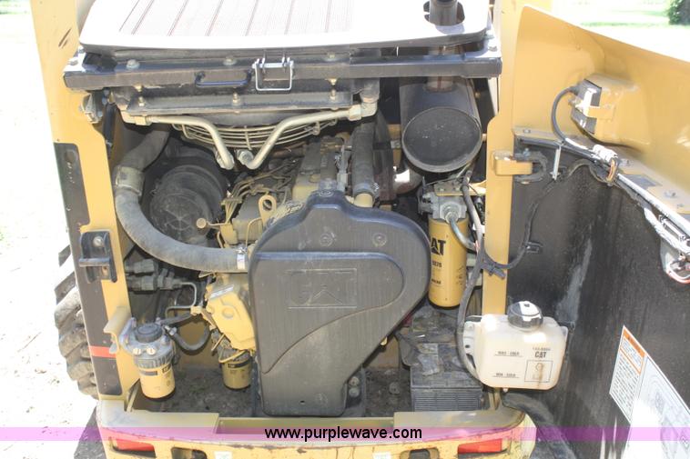 image for item B6744 2001 Caterpillar 236 skid steer