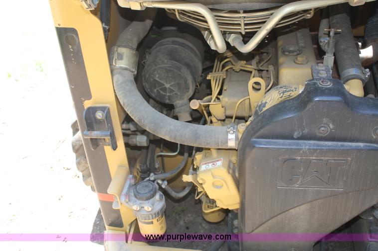 2001 Caterpillar 236 skid steer in Spring Hill, KS Item B6744 sold