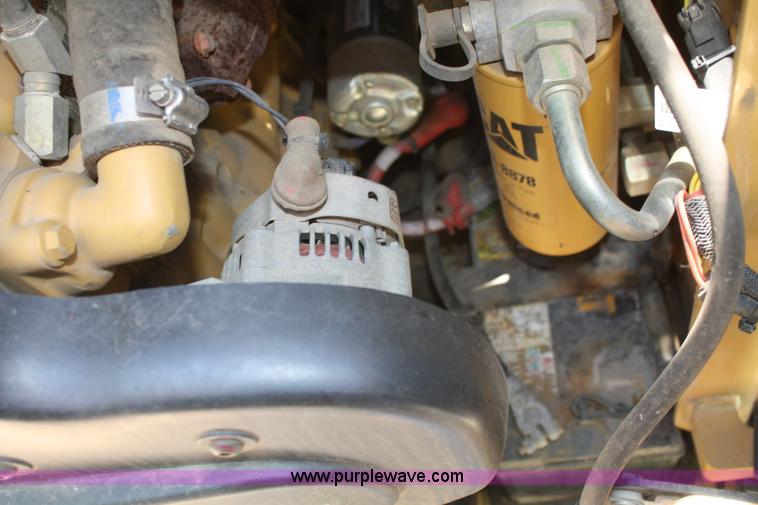 image for item B6744 2001 Caterpillar 236 skid steer