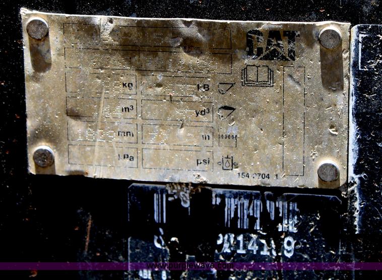 image for item B6744 2001 Caterpillar 236 skid steer