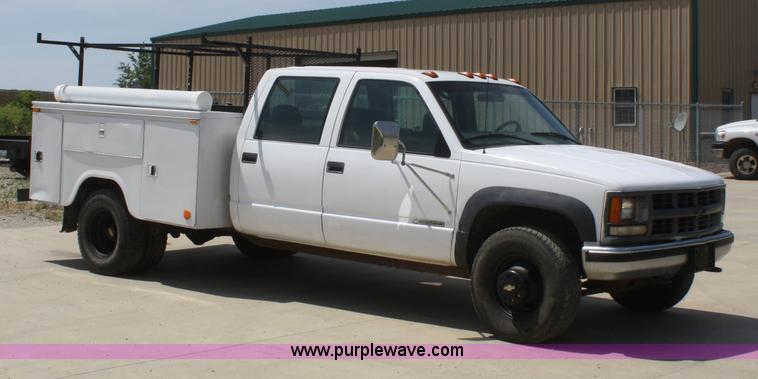 image for item B6756 2000 Chevrolet 3500 service pickup truck