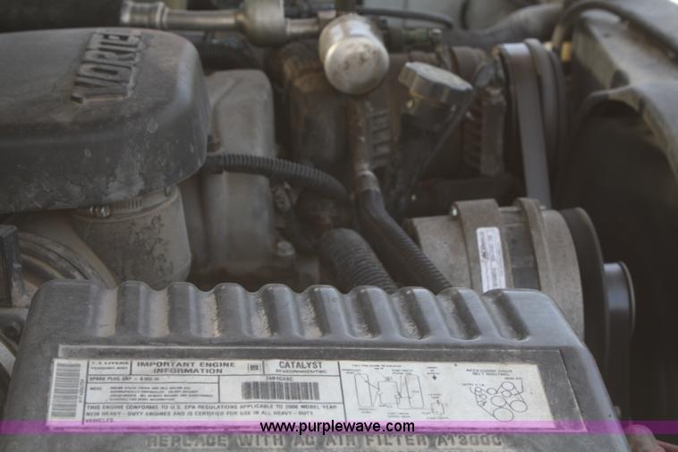 image for item B6756 2000 Chevrolet 3500 service pickup truck