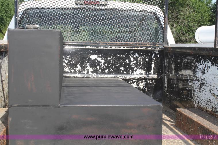 image for item B6756 2000 Chevrolet 3500 service pickup truck