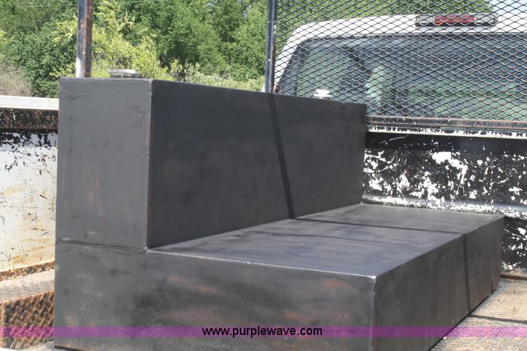 image for item B6756 2000 Chevrolet 3500 service pickup truck