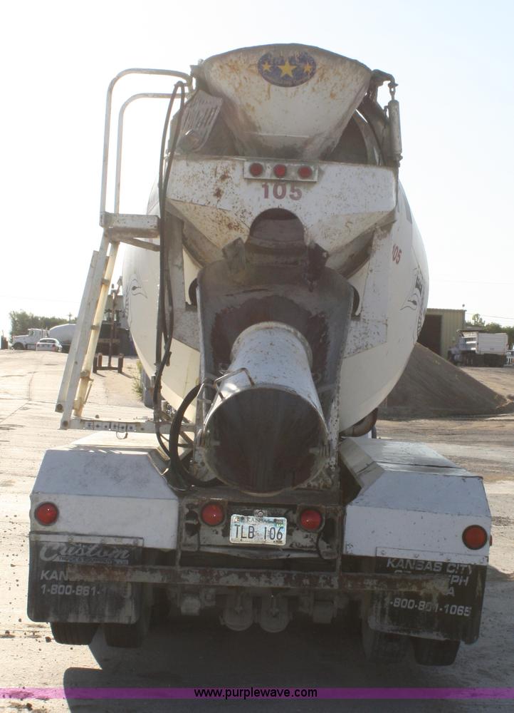 image for item B6760 2000 Western Star 4864FX concrete mixer truck