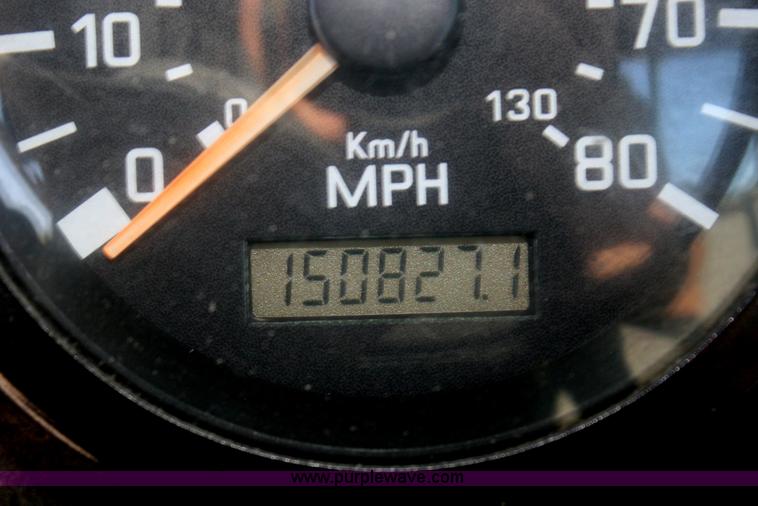 image for item B6760 2000 Western Star 4864FX concrete mixer truck