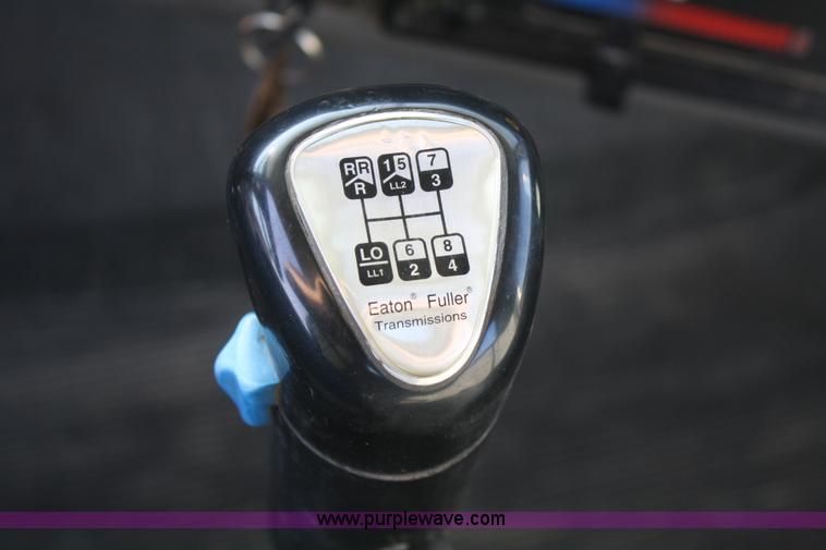 image for item B6760 2000 Western Star 4864FX concrete mixer truck