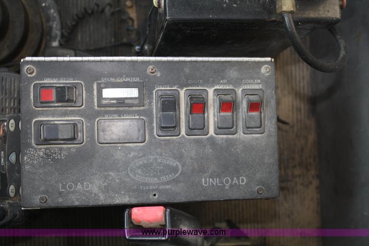 image for item B6760 2000 Western Star 4864FX concrete mixer truck