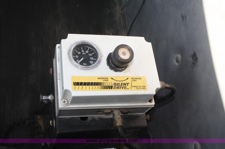 image for item B6760 2000 Western Star 4864FX concrete mixer truck