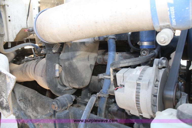 image for item B6760 2000 Western Star 4864FX concrete mixer truck