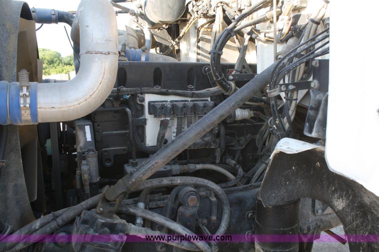 image for item B6760 2000 Western Star 4864FX concrete mixer truck