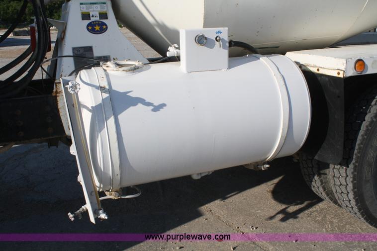 image for item B6760 2000 Western Star 4864FX concrete mixer truck