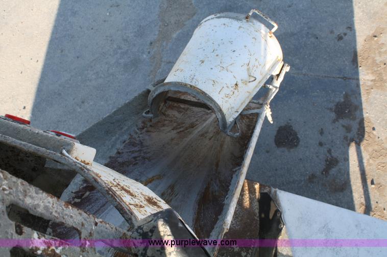 image for item B6760 2000 Western Star 4864FX concrete mixer truck