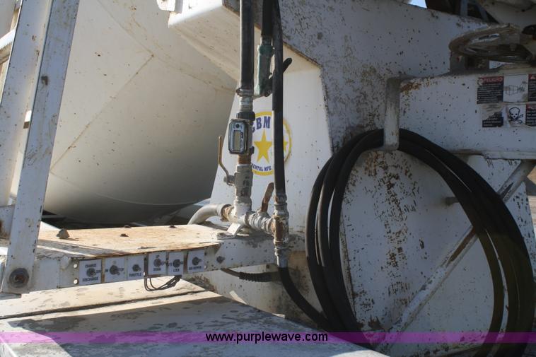 image for item B6760 2000 Western Star 4864FX concrete mixer truck