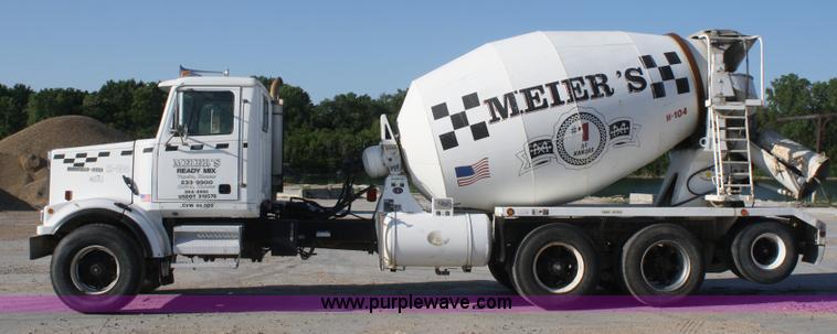 image for item B6761 2000 Western Star 4864FX concrete mixer truck