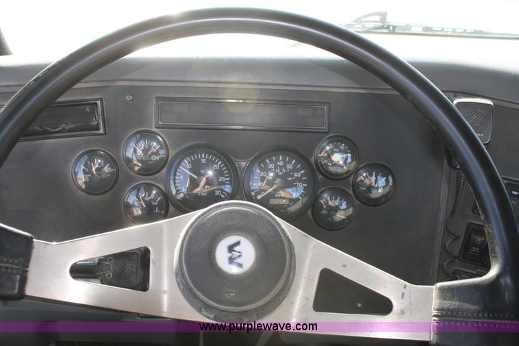 image for item B6761 2000 Western Star 4864FX concrete mixer truck