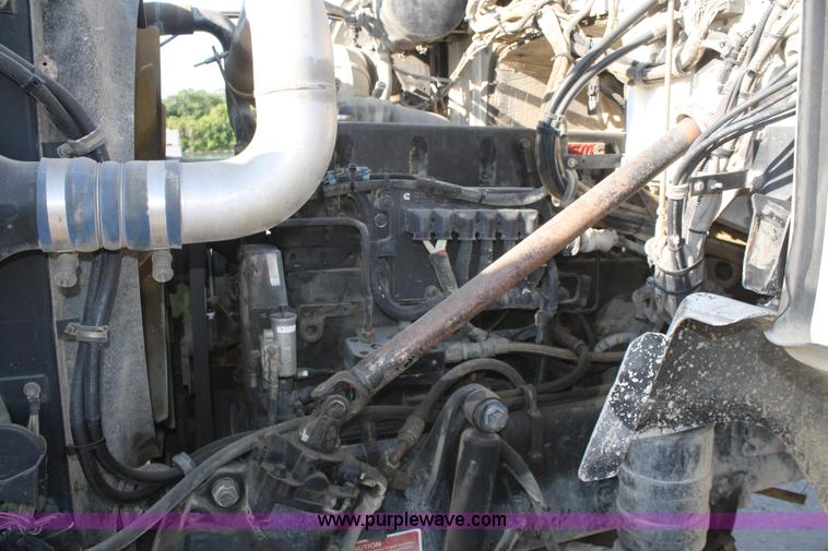 image for item B6761 2000 Western Star 4864FX concrete mixer truck