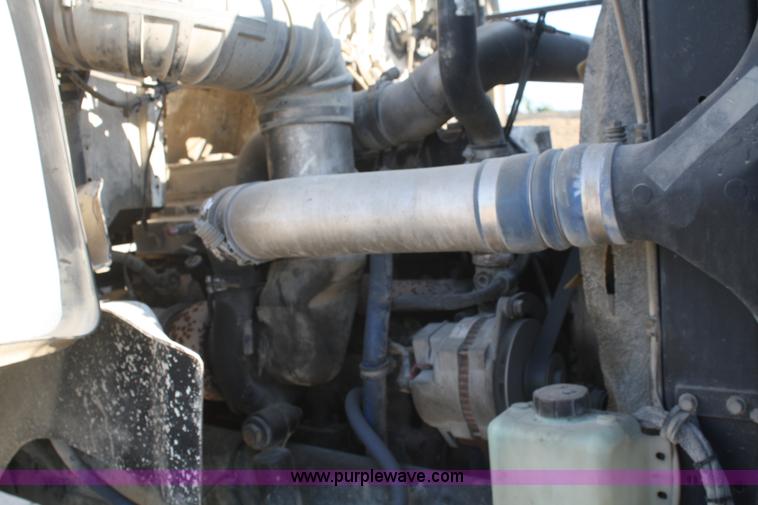 image for item B6761 2000 Western Star 4864FX concrete mixer truck