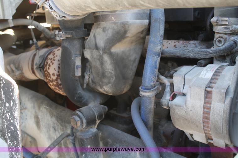 image for item B6761 2000 Western Star 4864FX concrete mixer truck