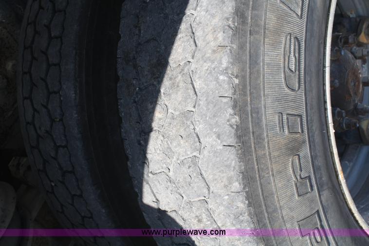 image for item B6761 2000 Western Star 4864FX concrete mixer truck