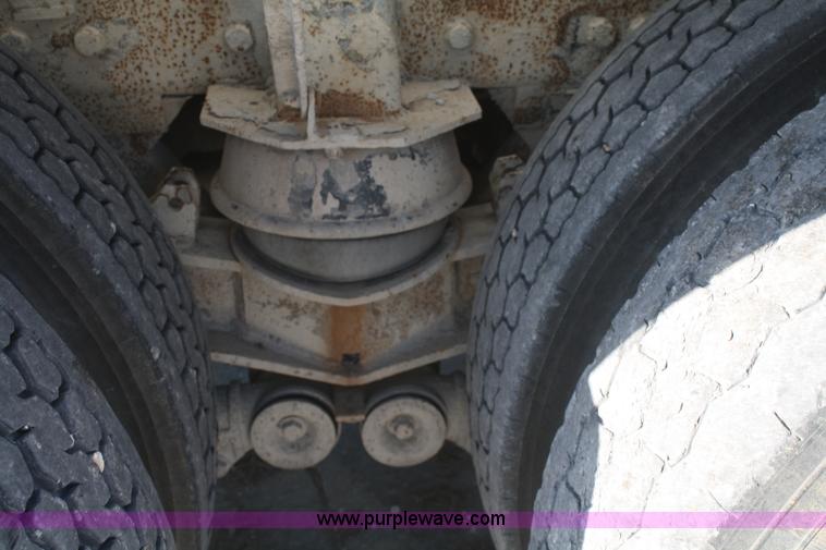 image for item B6761 2000 Western Star 4864FX concrete mixer truck