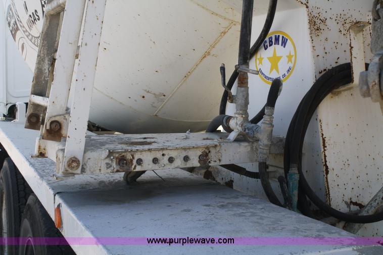 image for item B6761 2000 Western Star 4864FX concrete mixer truck