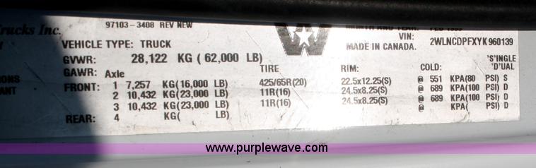 image for item B6761 2000 Western Star 4864FX concrete mixer truck