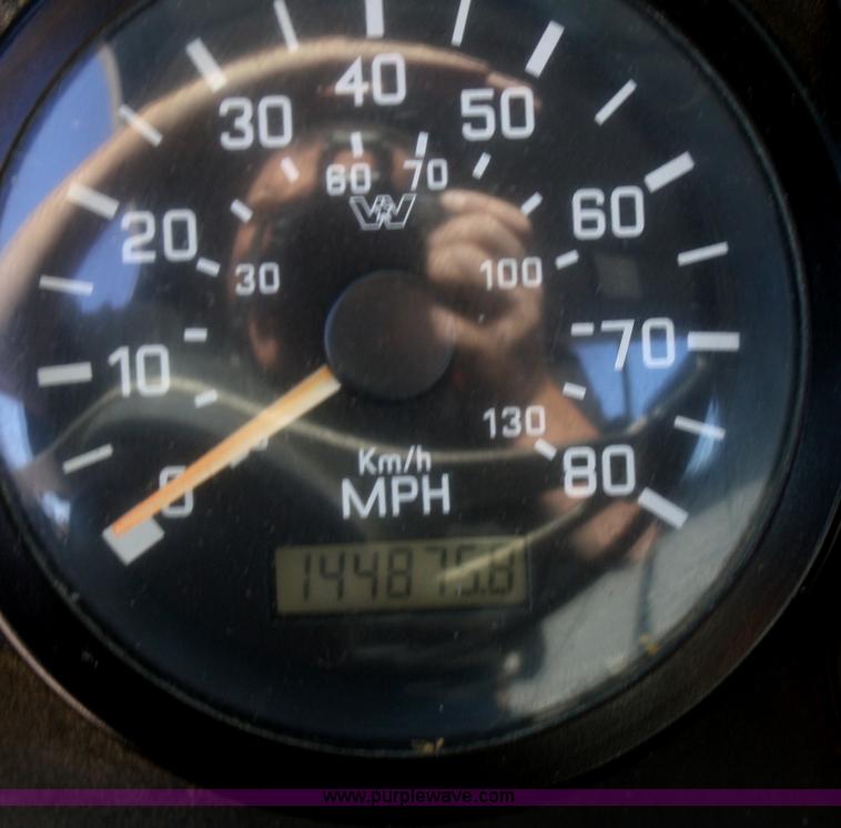 image for item B6762 2000 Western Star 4864FX concrete mixer truck