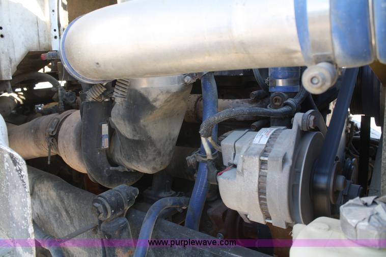 image for item B6762 2000 Western Star 4864FX concrete mixer truck