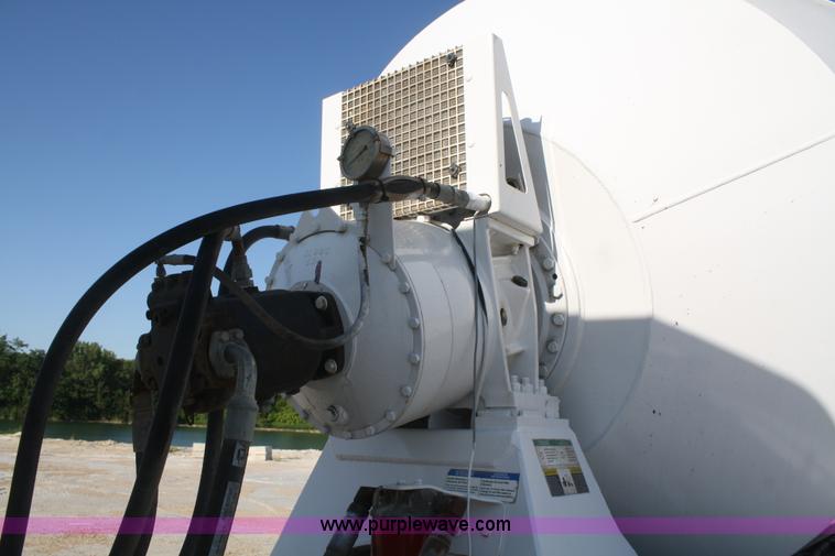 image for item B6762 2000 Western Star 4864FX concrete mixer truck