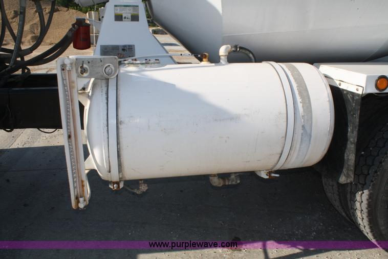image for item B6762 2000 Western Star 4864FX concrete mixer truck