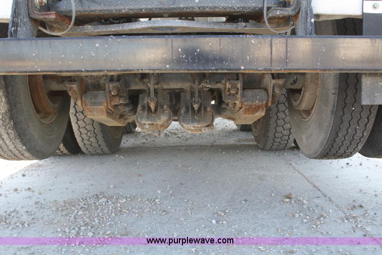 image for item B6762 2000 Western Star 4864FX concrete mixer truck