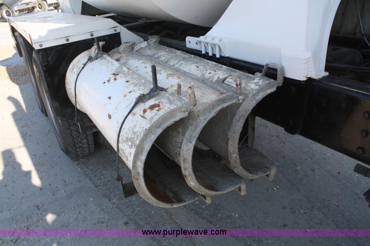 image for item B6762 2000 Western Star 4864FX concrete mixer truck