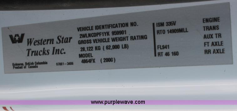 image for item B6762 2000 Western Star 4864FX concrete mixer truck