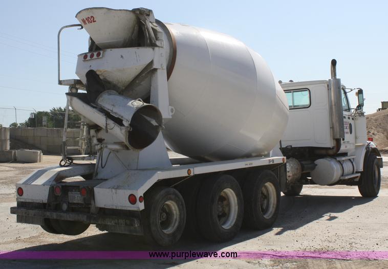 image for item B6763 2000 Western Star 4864FX concrete mixer truck