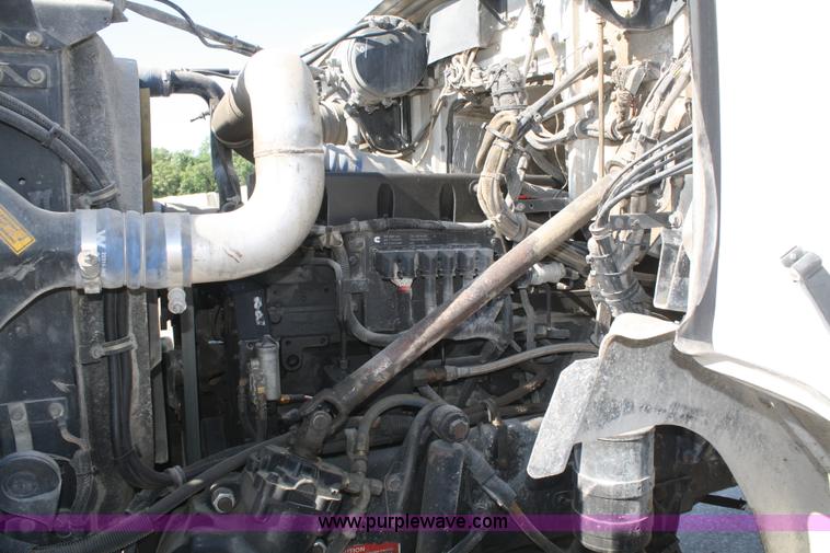 image for item B6763 2000 Western Star 4864FX concrete mixer truck