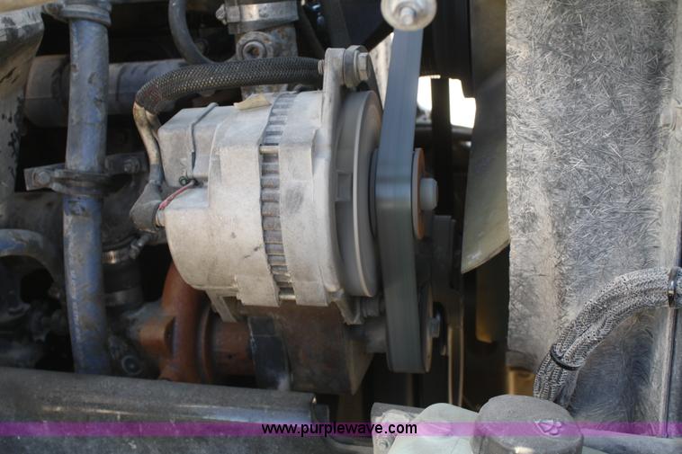 image for item B6763 2000 Western Star 4864FX concrete mixer truck