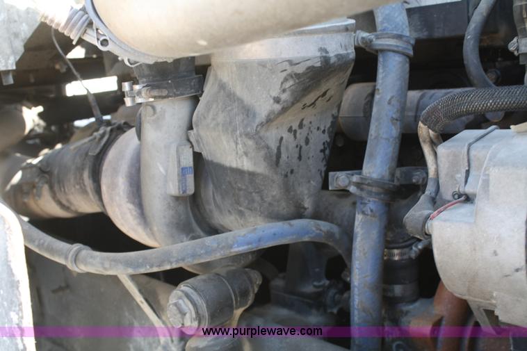 image for item B6763 2000 Western Star 4864FX concrete mixer truck