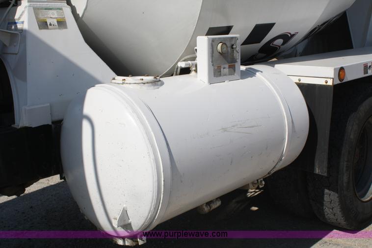 image for item B6763 2000 Western Star 4864FX concrete mixer truck