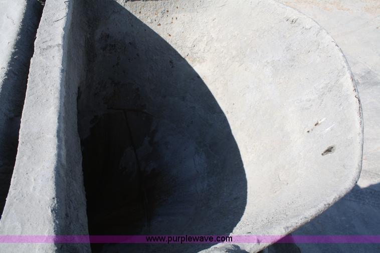 image for item B6763 2000 Western Star 4864FX concrete mixer truck