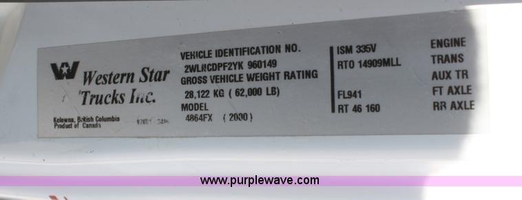 image for item B6763 2000 Western Star 4864FX concrete mixer truck