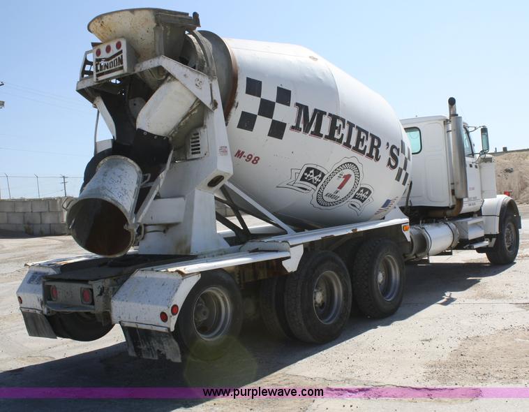 image for item B6764 2000 Western Star 4964FX concrete mixer truck