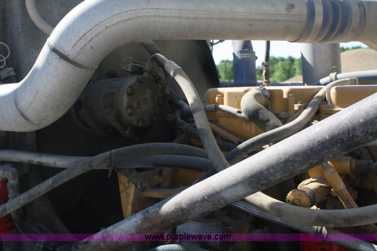 image for item B6764 2000 Western Star 4964FX concrete mixer truck