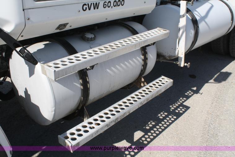 image for item B6764 2000 Western Star 4964FX concrete mixer truck