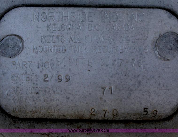 image for item B6764 2000 Western Star 4964FX concrete mixer truck