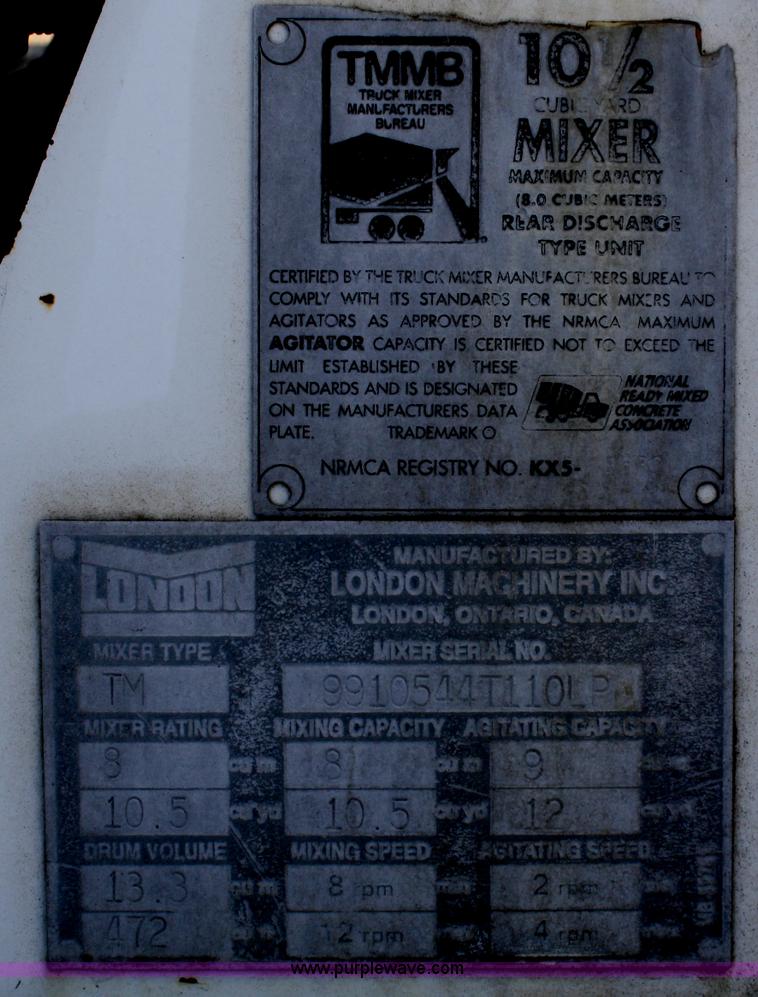 image for item B6764 2000 Western Star 4964FX concrete mixer truck