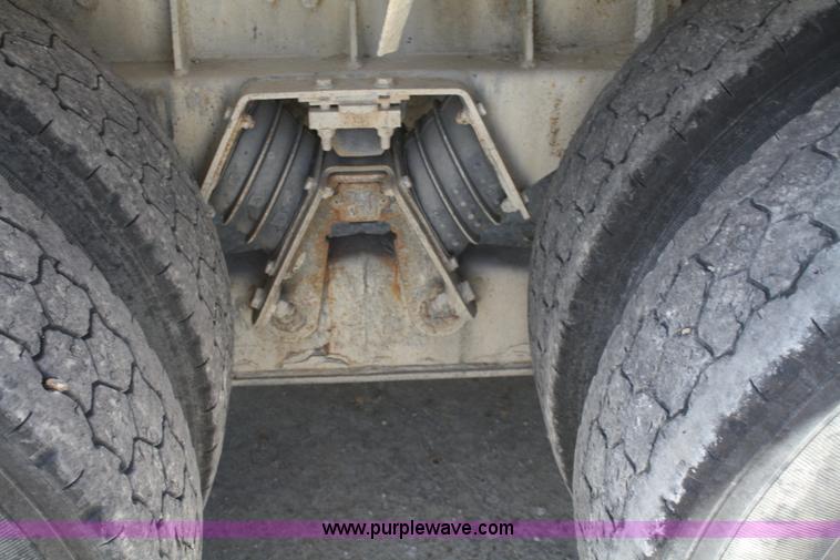 image for item B6764 2000 Western Star 4964FX concrete mixer truck