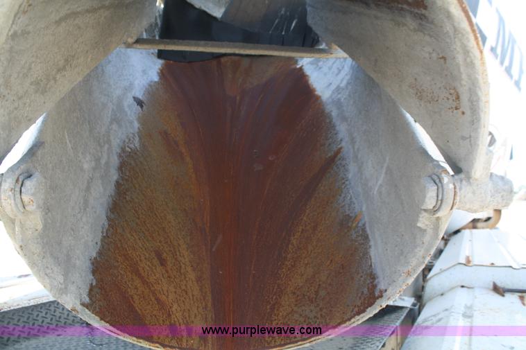 image for item B6764 2000 Western Star 4964FX concrete mixer truck