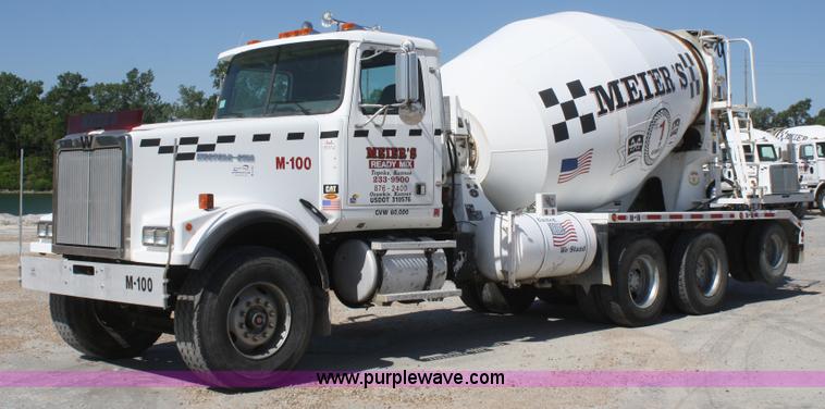 image for item B6765 2000 Western Star 4964FX concrete mixer truck
