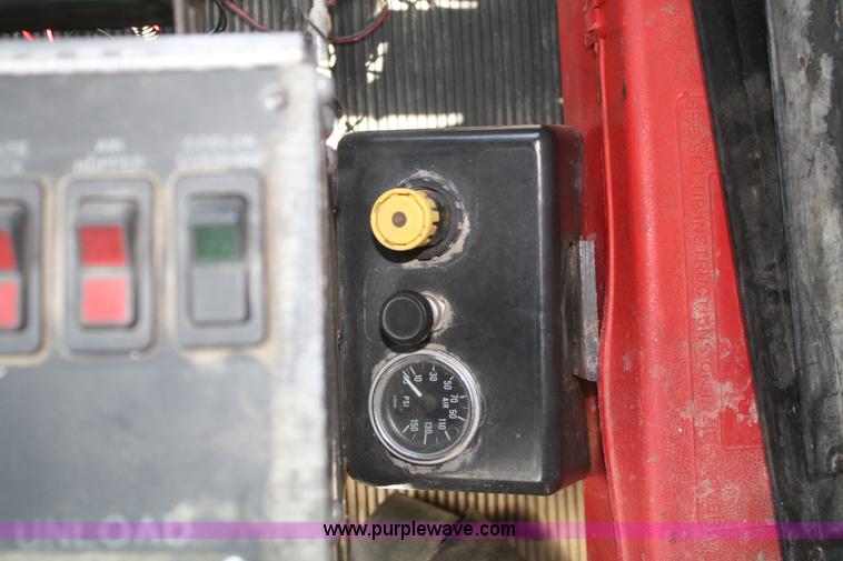 image for item B6765 2000 Western Star 4964FX concrete mixer truck